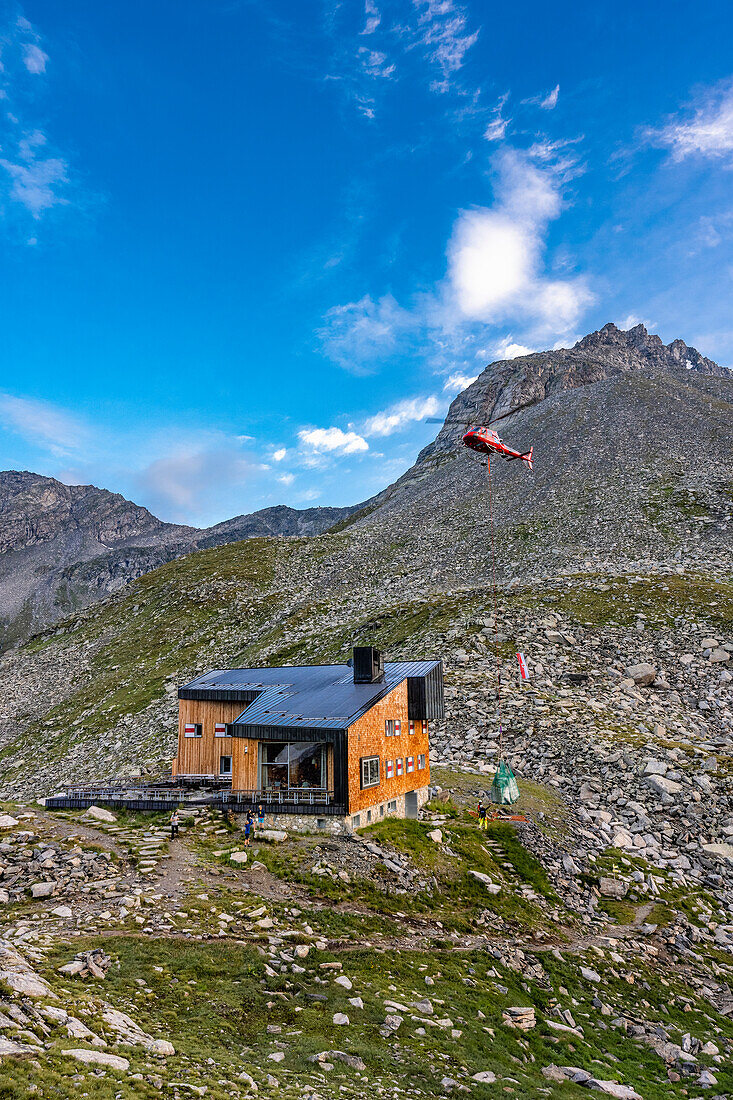 Edelrauthütte, aerial supply, Pfunders, Arhntal, South Tyrol, Italy