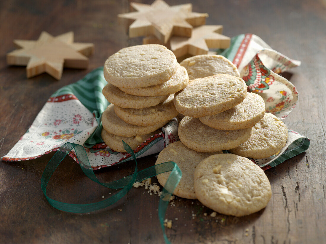 Lemon biscuits with white chocolate