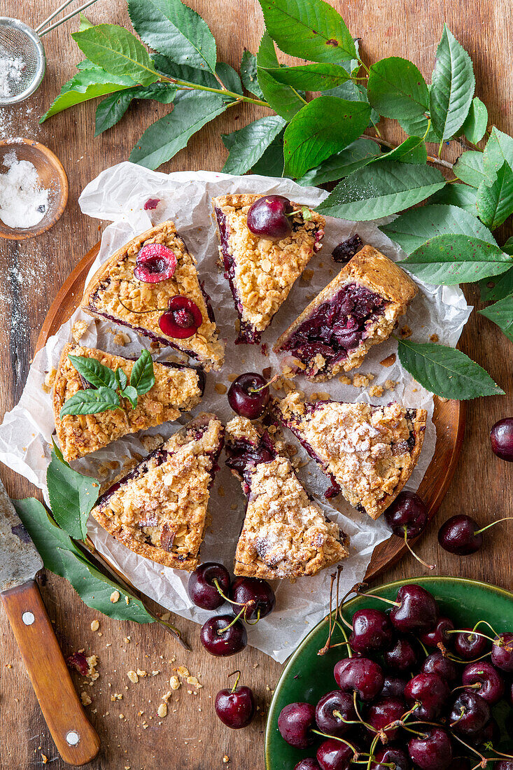 Cherry crumble cake