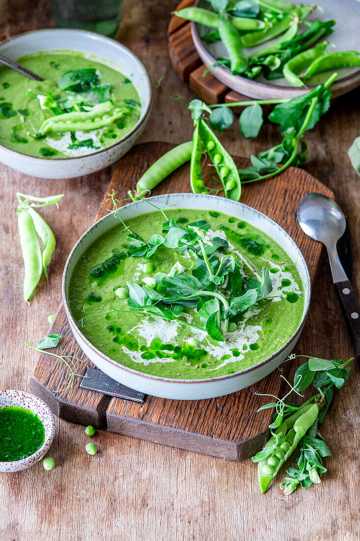 Green peas cream soup