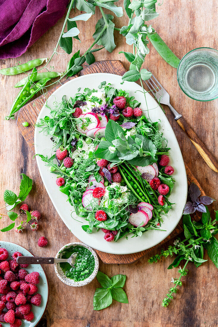 Pea salad with raspberries and radishes