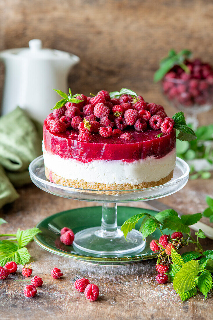 Käsekuchen mit Himbeergelee ohne Backen