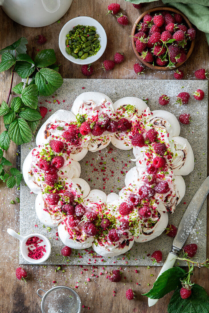 Raspberry meringue wreath