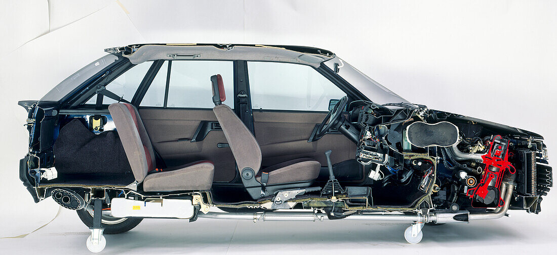 Sectioned side view of Seat Ibiza