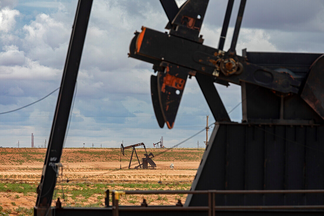 Oil wells, West Texas, USA