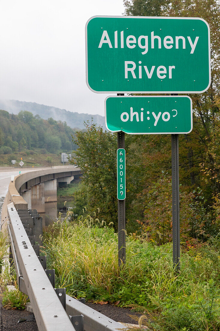 Road sign in Seneca language and English, New York, USA