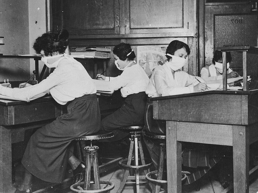 Office clerks during Spanish flu pandemic
