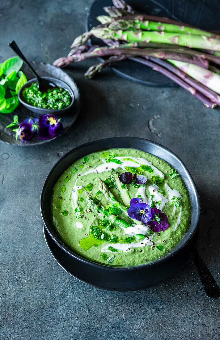 Green asparagus soup