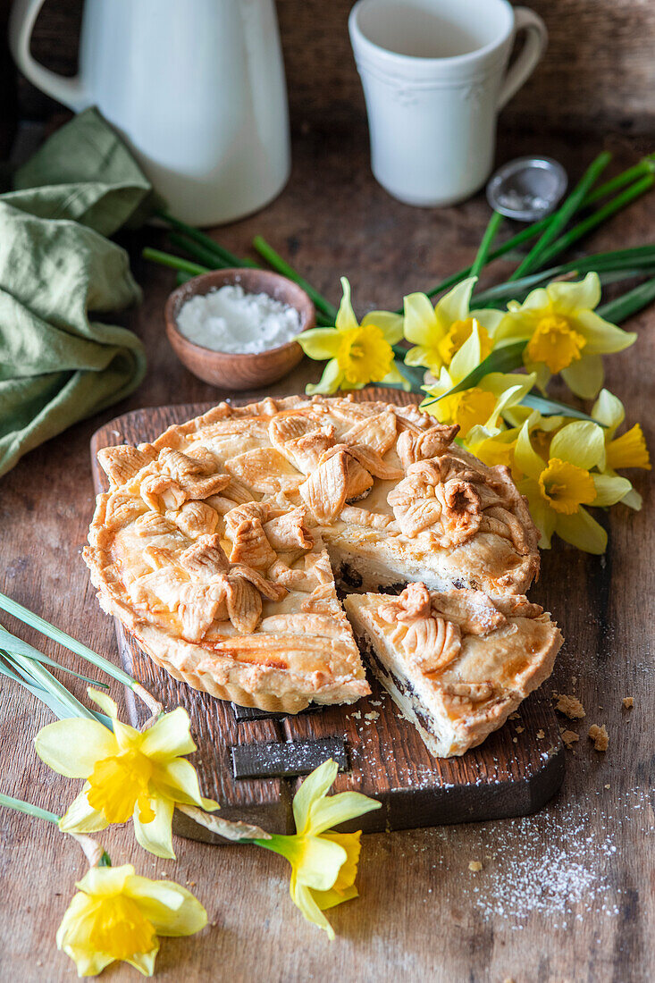 Mürbeteig-Narzissen-Torte mit Hüttenkäse-Füllung