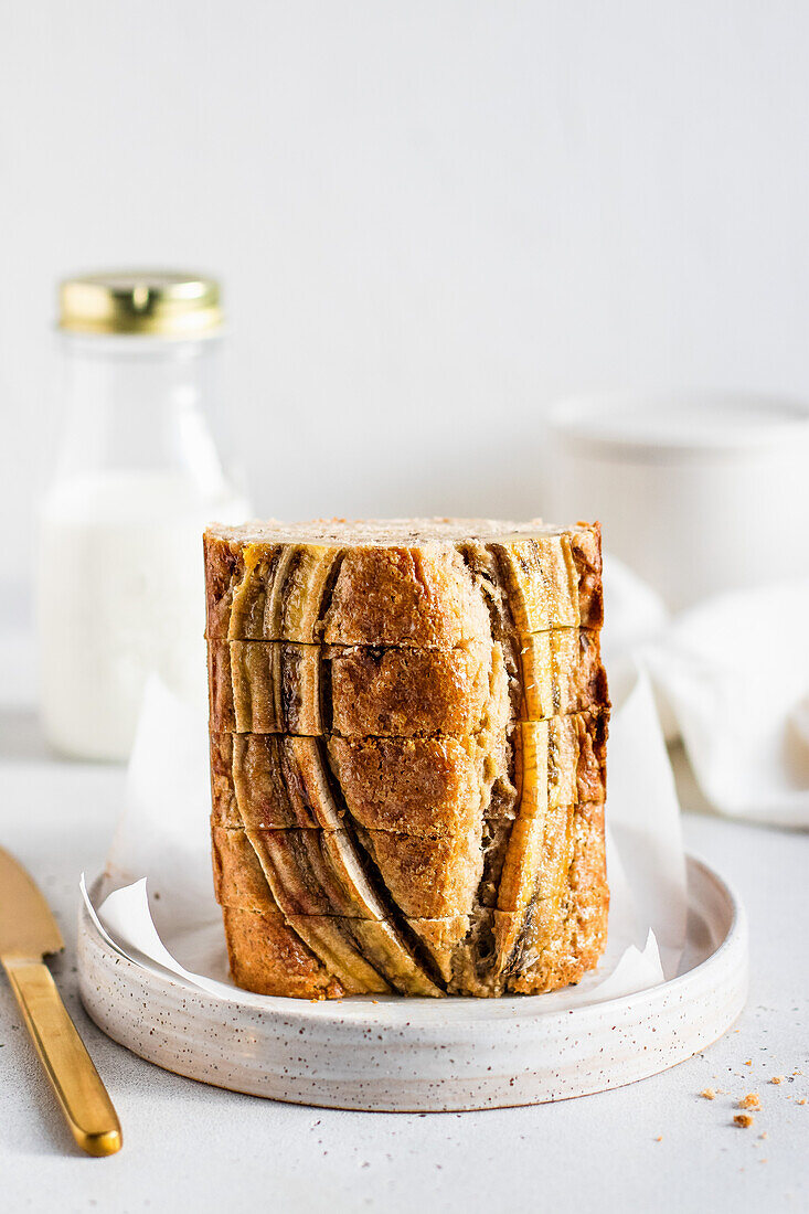 Bananenbrot, in Scheiben geschnitten