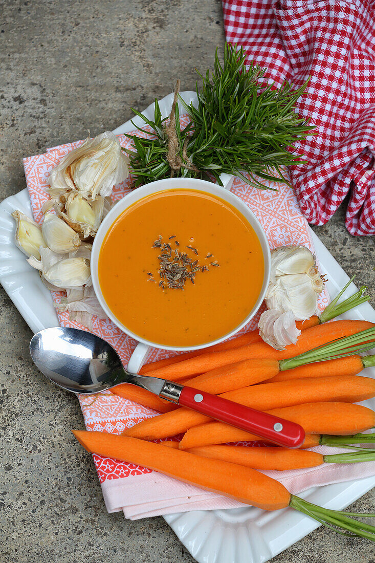 Vegetable broth from carrots
