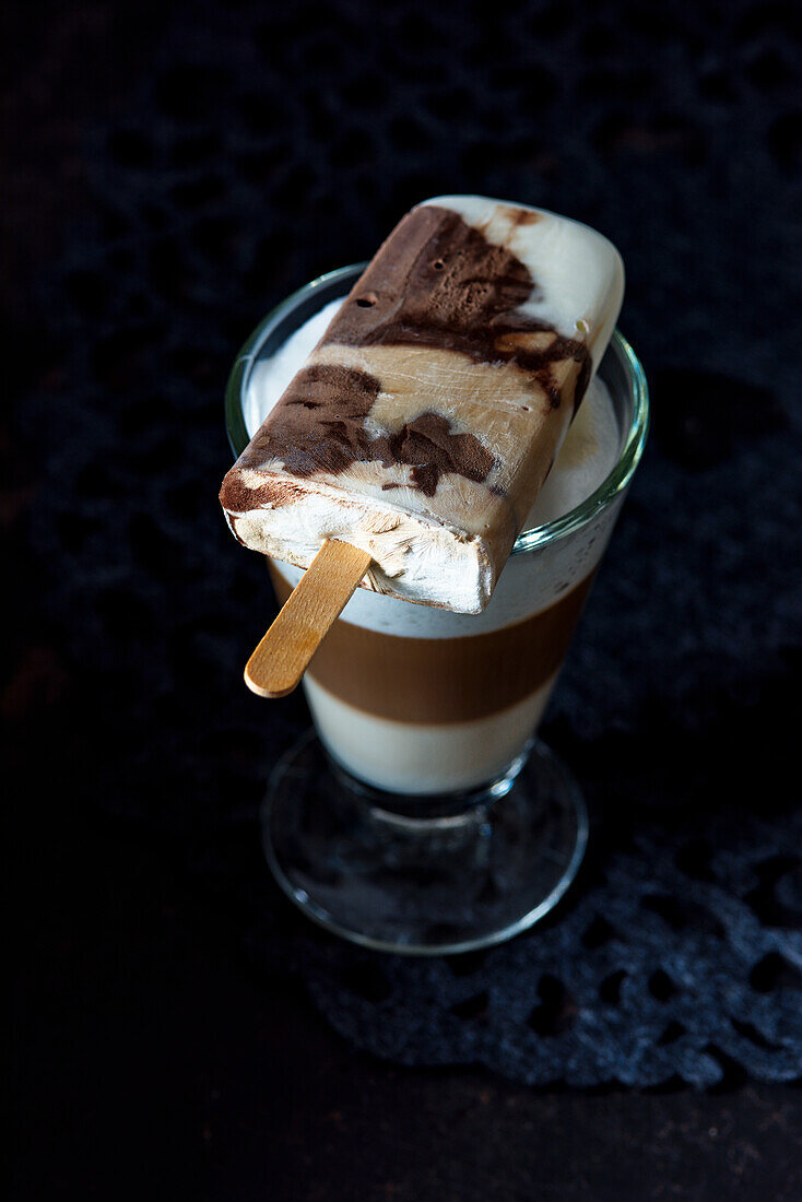 Chocolate-coffee Ice cream with cream cheese
