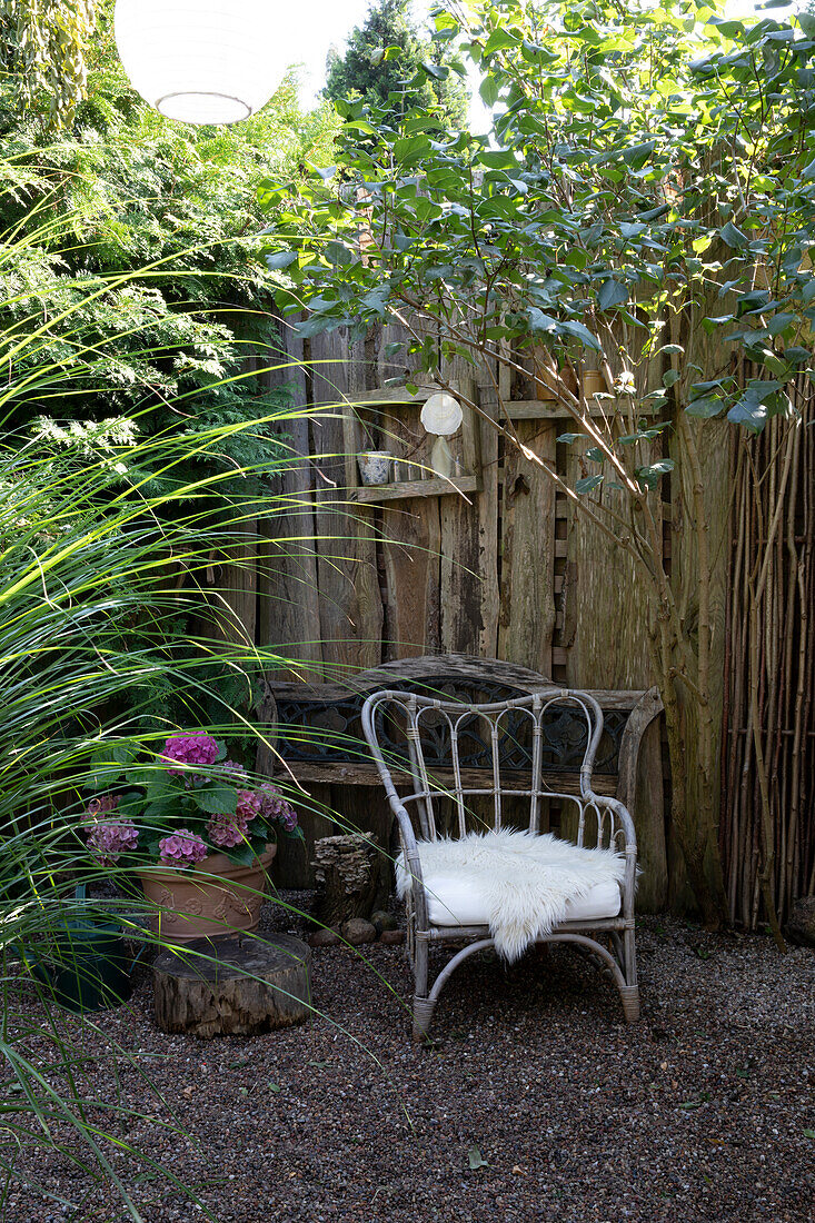 Charmanter Sitzplatz im Garten