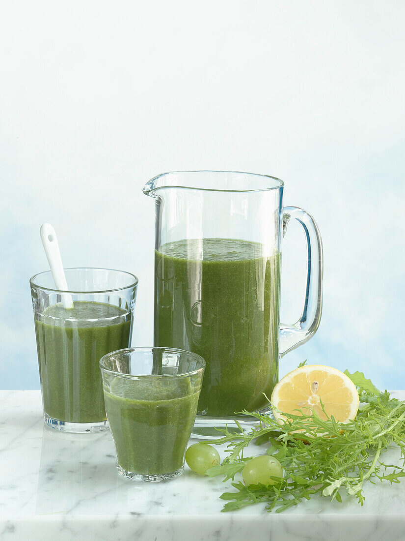 Green smoothies made from mustard leaves