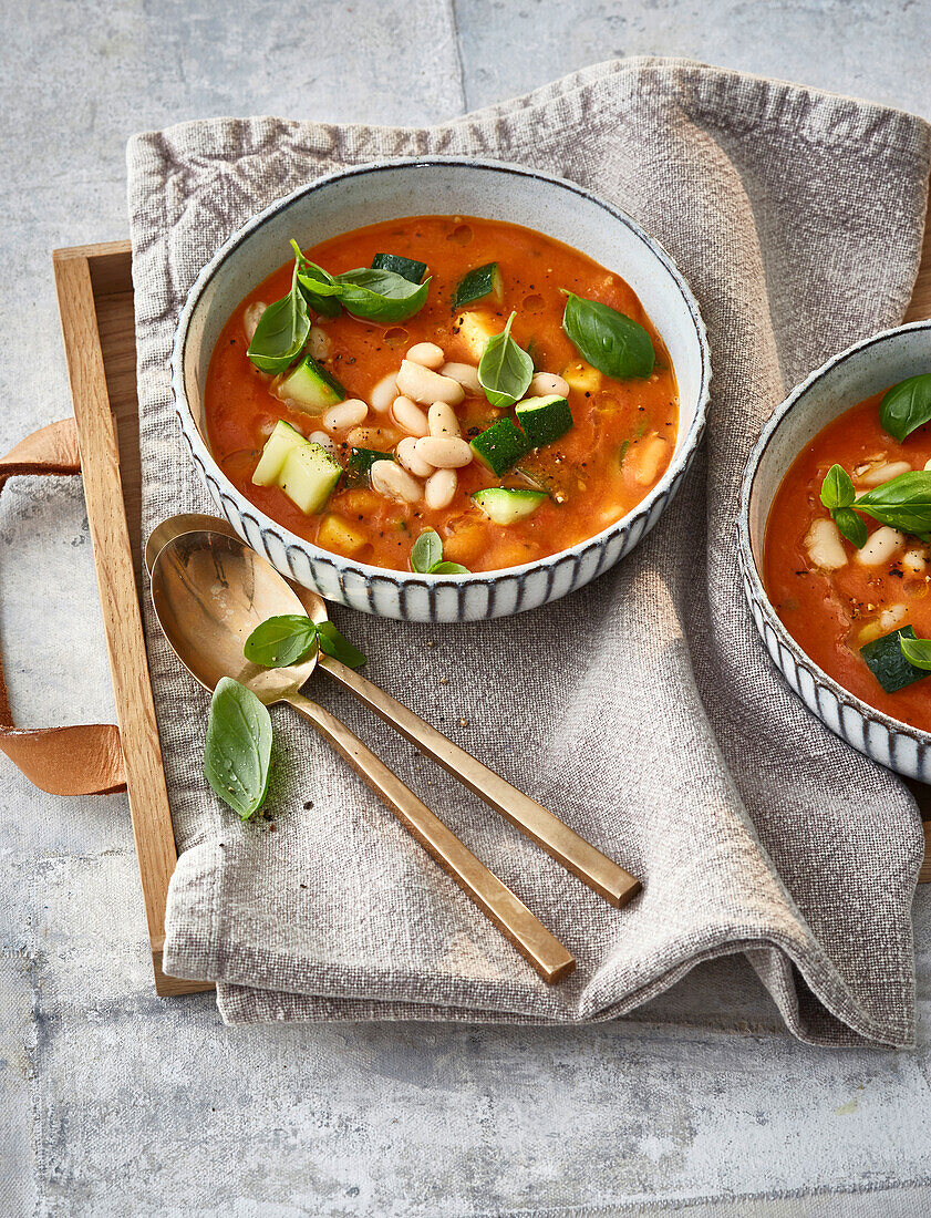 Vegan roast tomato soup with white beans