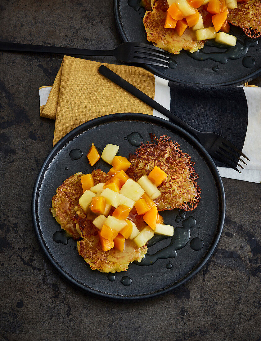 Vegan potato pancakes with pumpkin-apple compote
