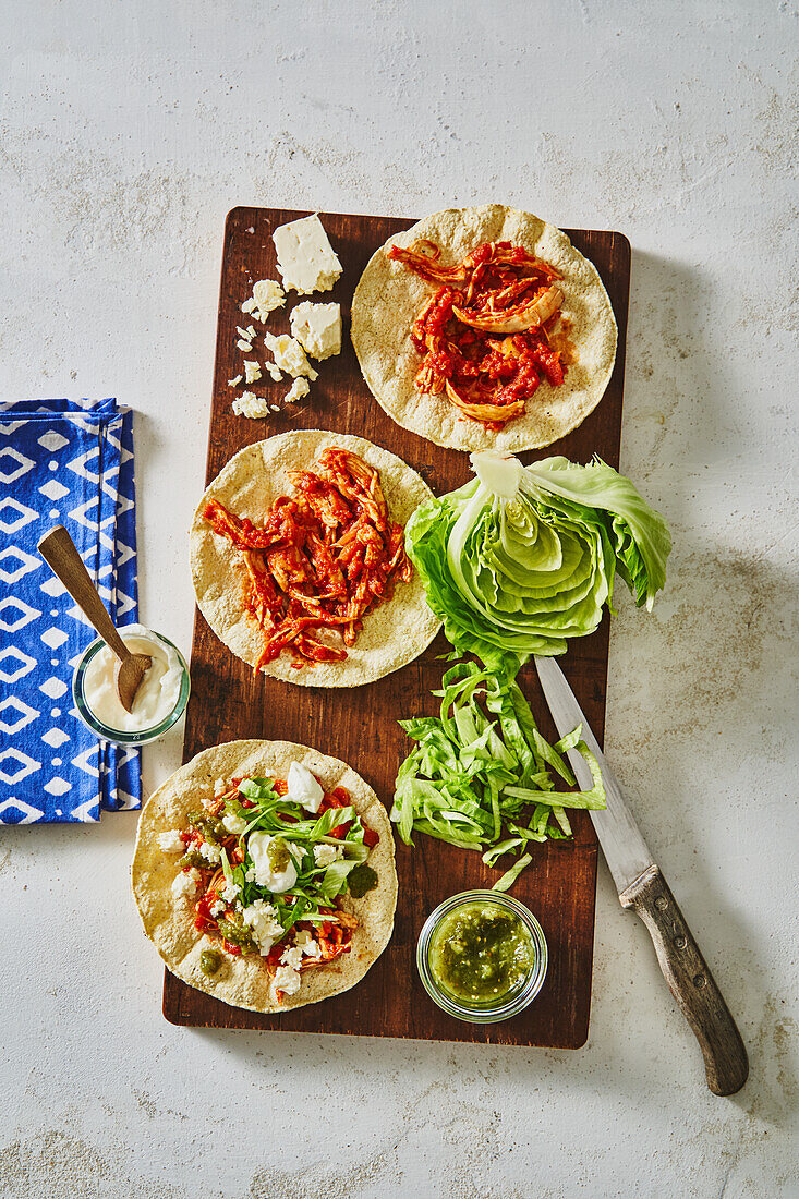 Tinga de Pollo - mexikanisches Hähnchen in Tomatensauce