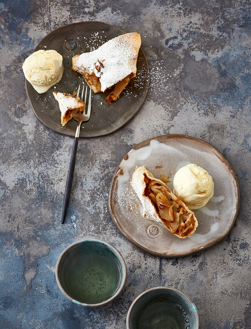 Vegan apple strudel