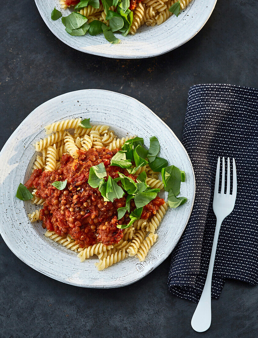 Vegane Pasta mit Linsenbolognese