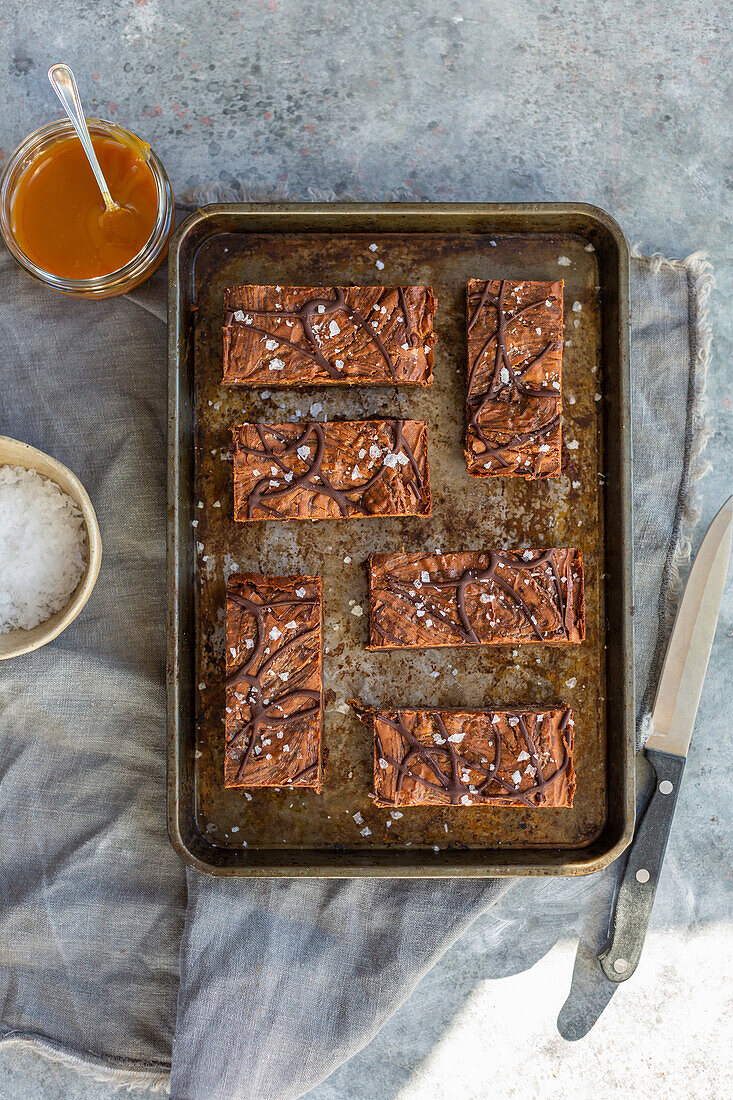 Brownies with salty caramel