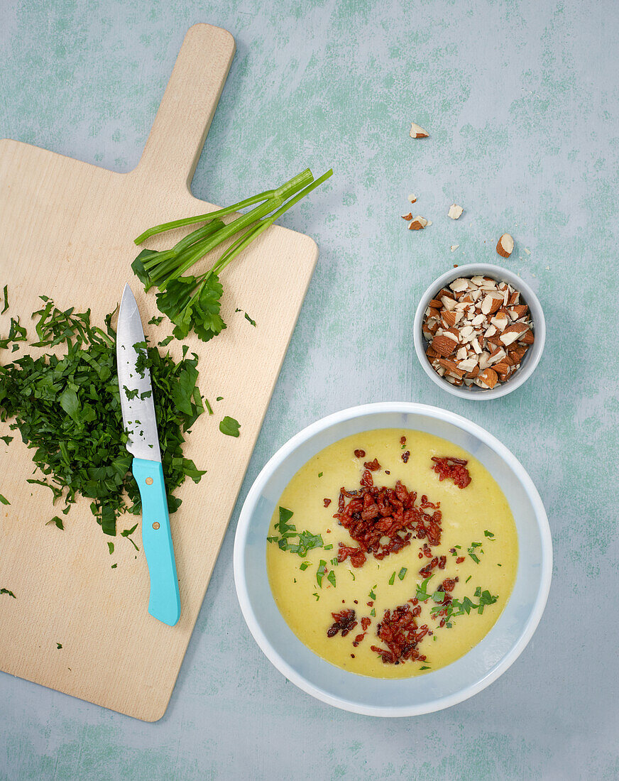 Vegane Kartoffel-Lauch-Suppe