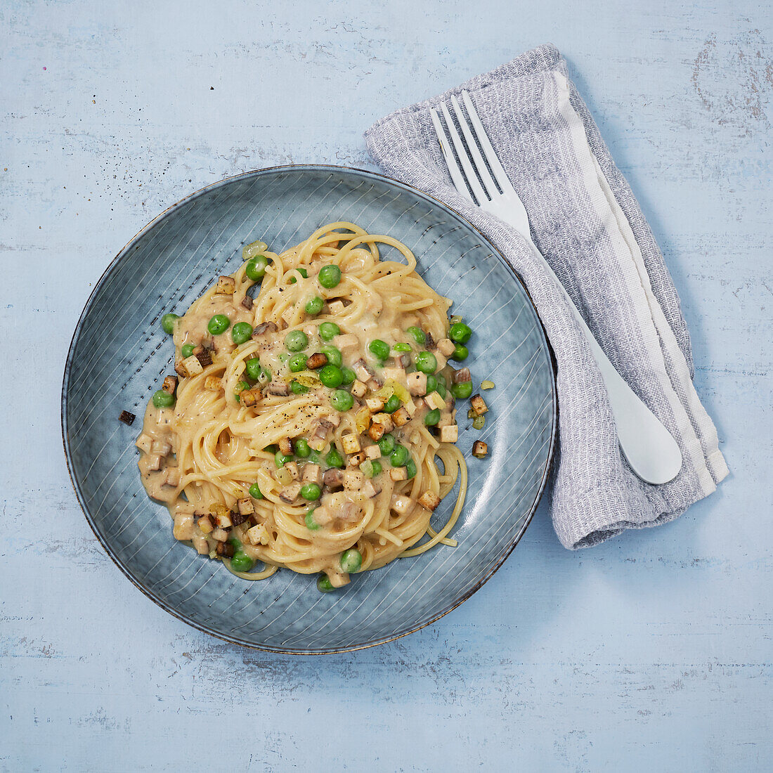 Spaghetti with vegan tofu carbonara