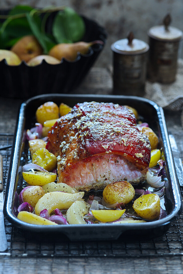 Roasted pork with pears and potatoes