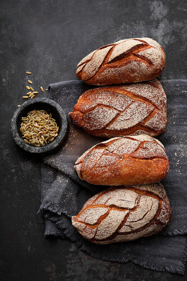 Green spelt plaits