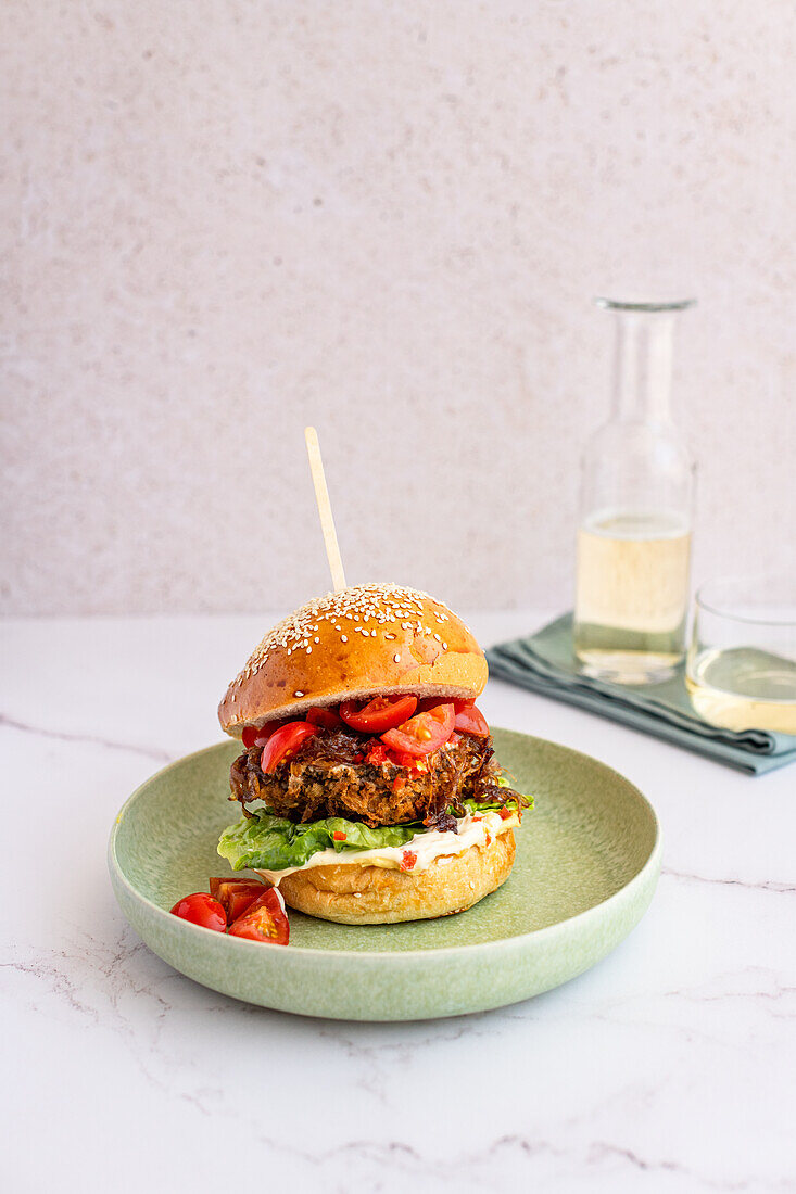 Veganer Panko-Champignon-Burger