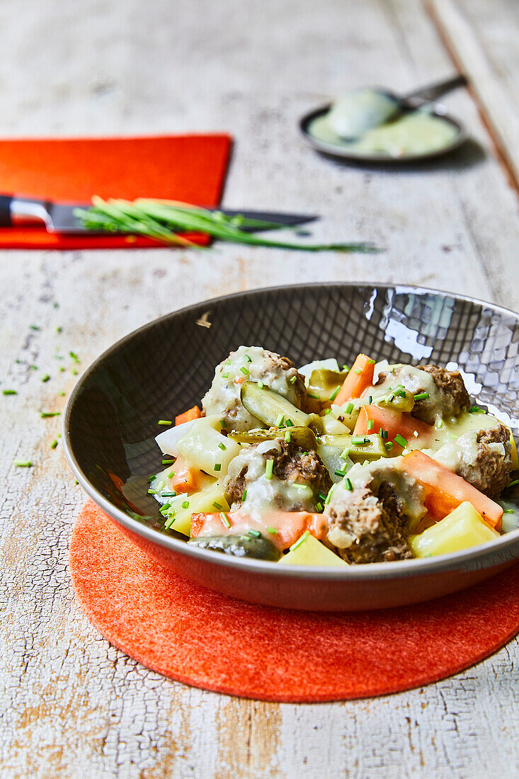 Hackbällchen Stroganoff