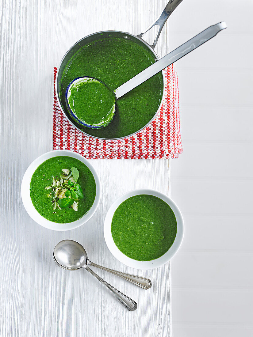 Watercress and artichoke soup