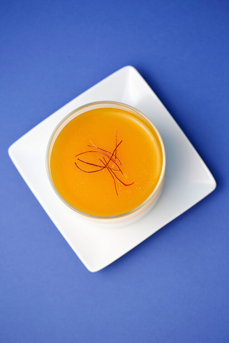 Yogurt and saffron dessert