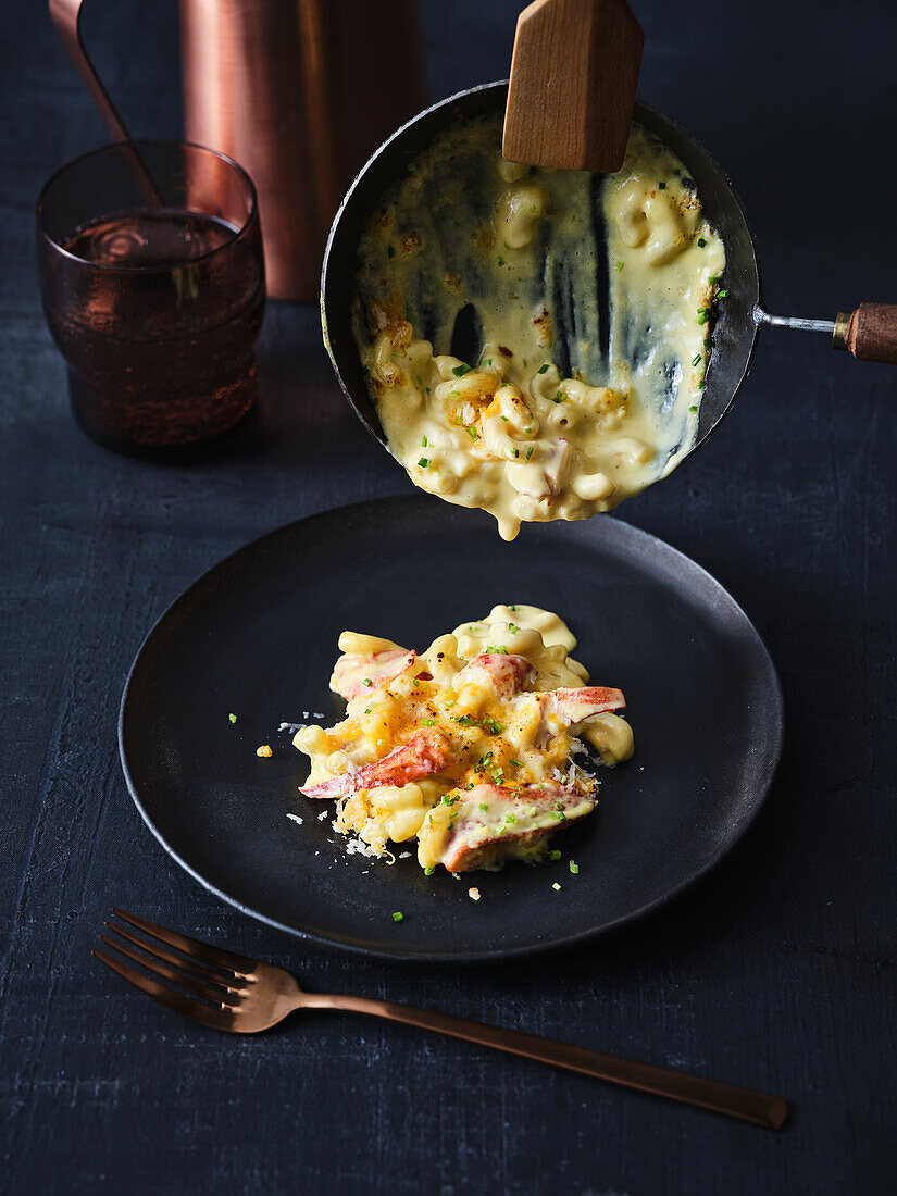 Lobster-Mac-and-Cheese baked in a Raclette