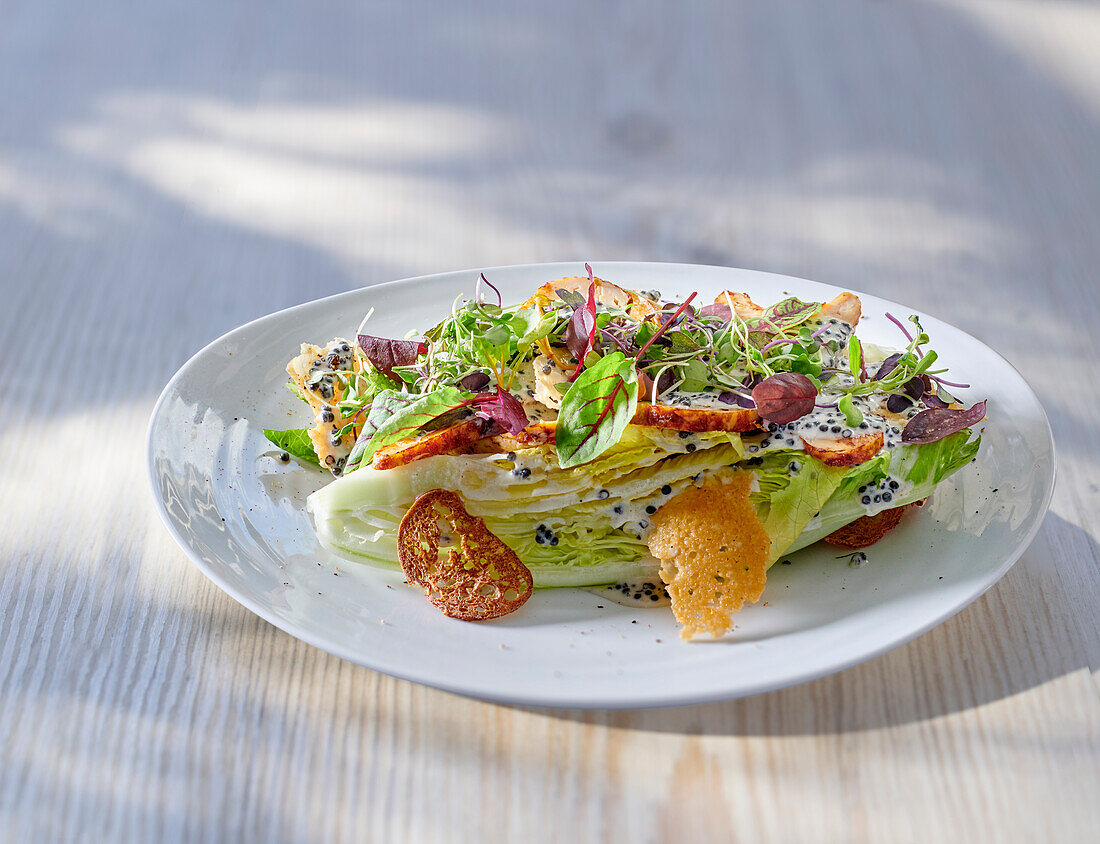 Caesar Salad mit Hähnchen und … – Bilder kaufen – 13522495 StockFood