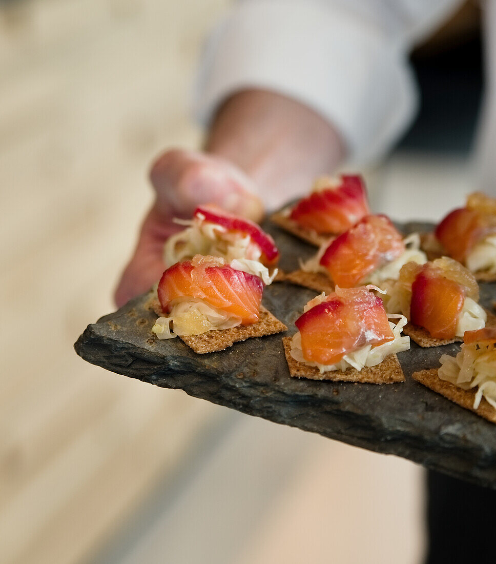 Fischhäppchen mit Rote-Bete-Lachs