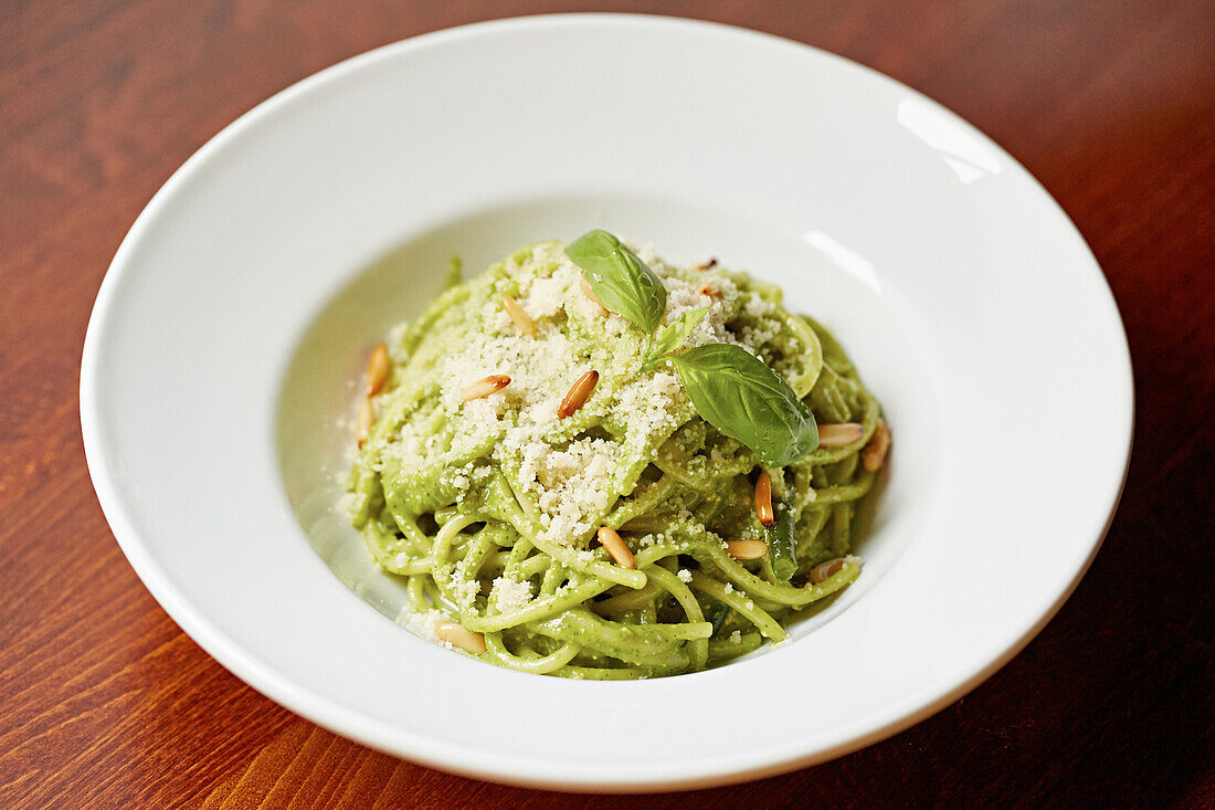 Linguine with Pesto, Fresh Basil, Green Beans &amp; Toasted Pine Nuts