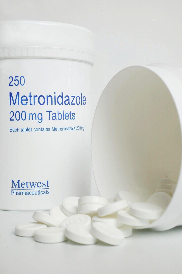 Metronidazole antibiotic tablets