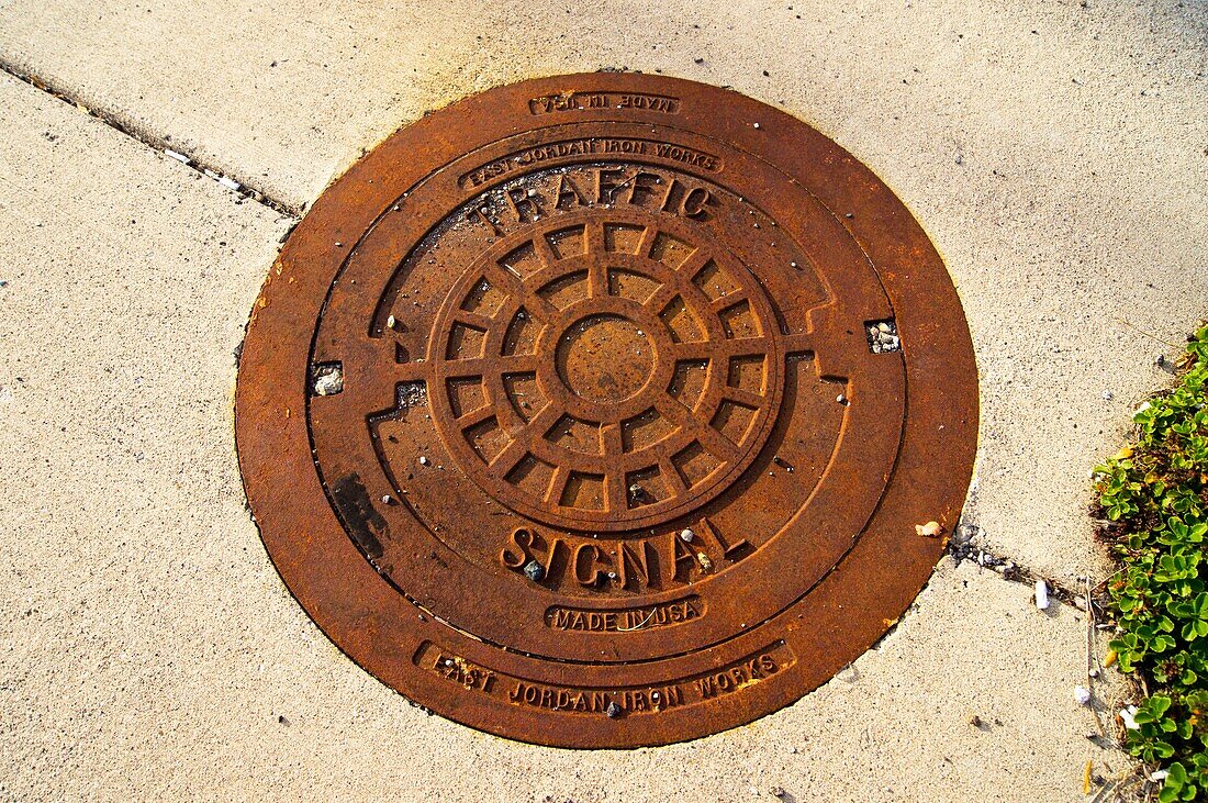 Detroit traffic signal manhole