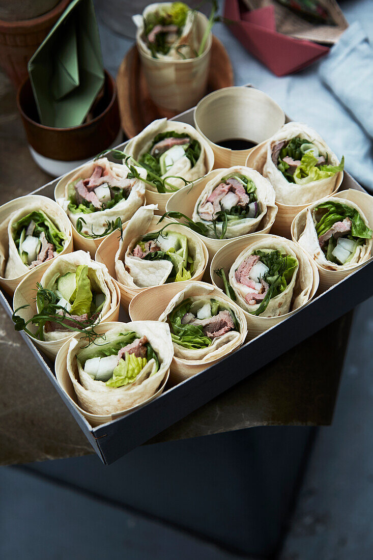 Wraps mit Entenbrust und Salat fürs Picknick