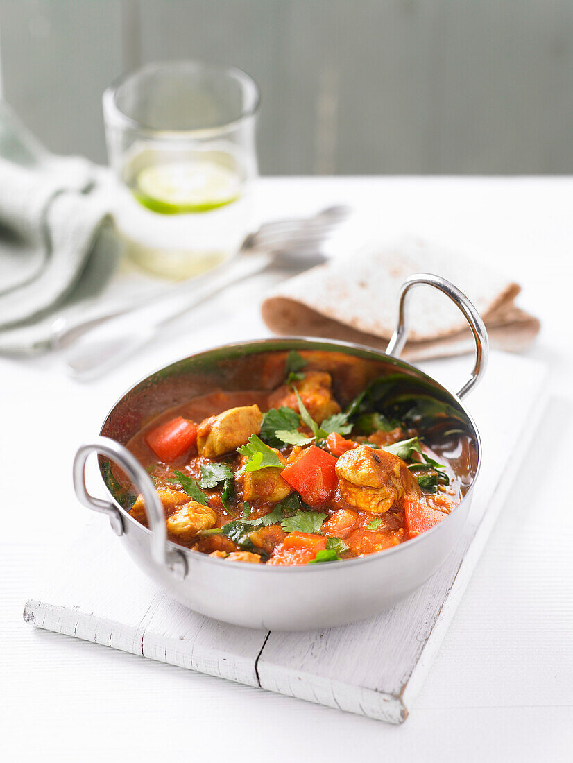 Chicken Balti (Hähnchencurry, Indien) mit Spinat und Tomaten