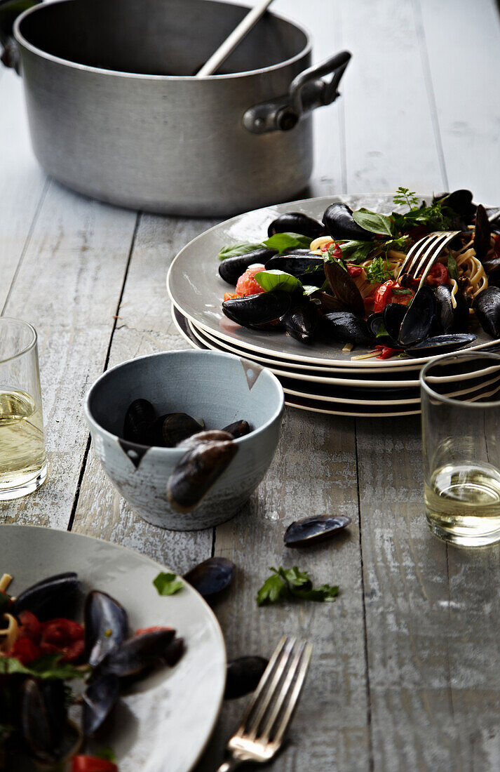 Tagliatelle mit Muscheln und frischen Tomaten