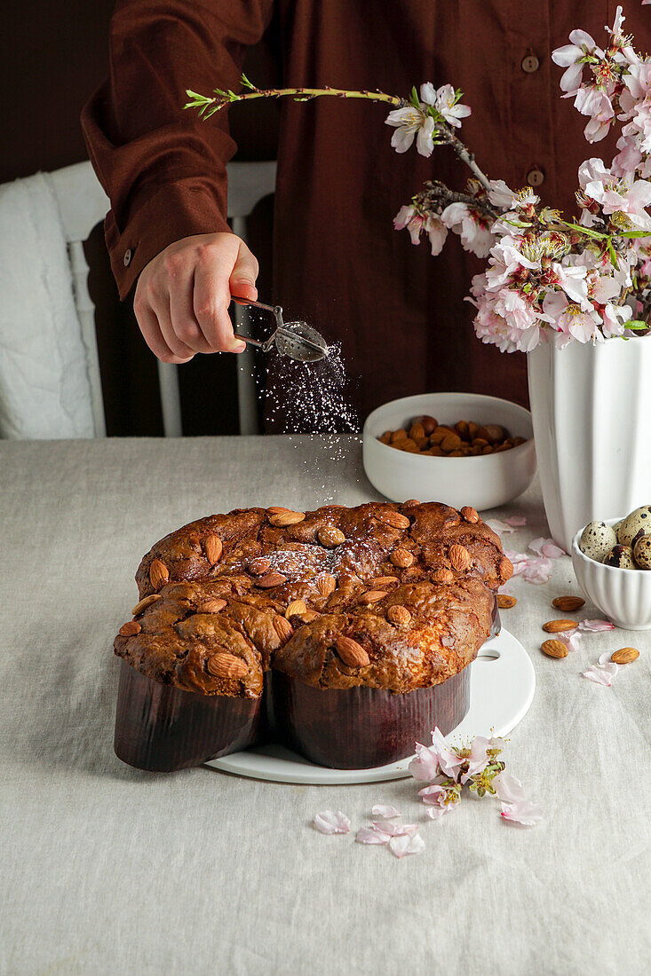 Colomba (Traditioneller italienischer Osterkuchen mit Mandeln)