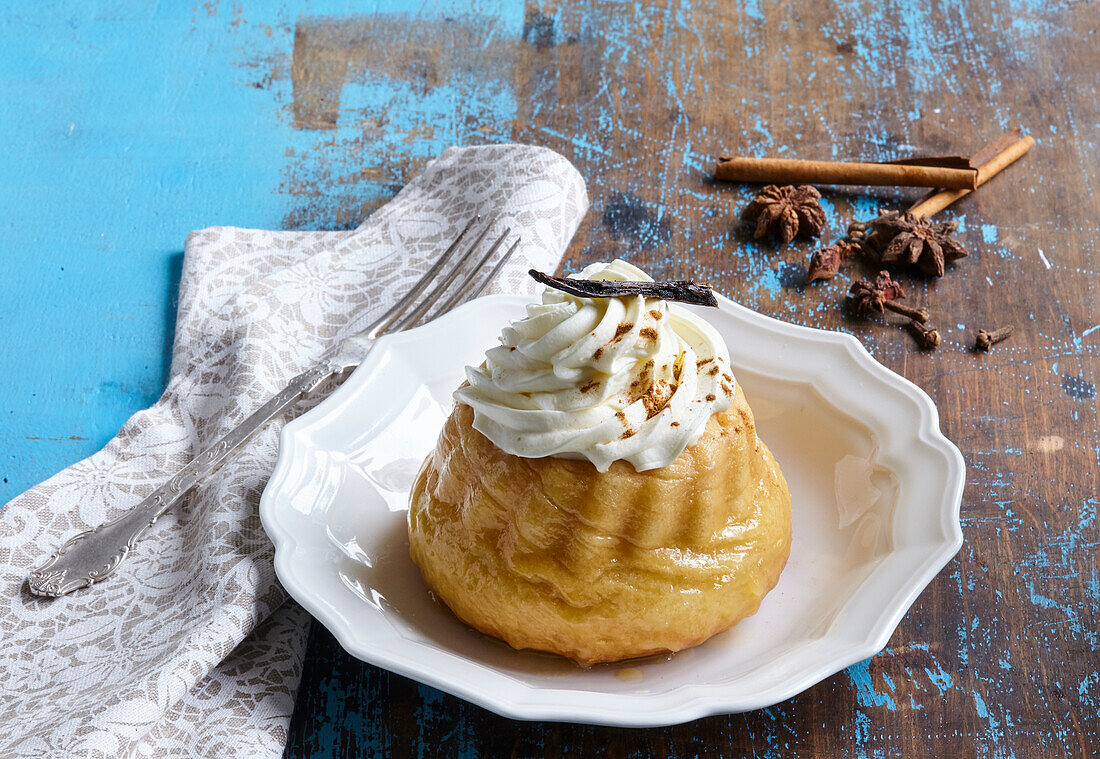 Small fancy breads with rum