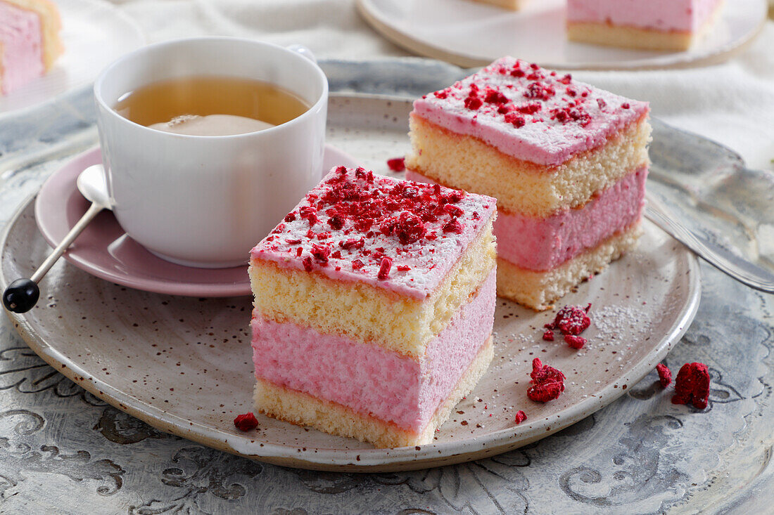 Cake layered with raspberry mousse