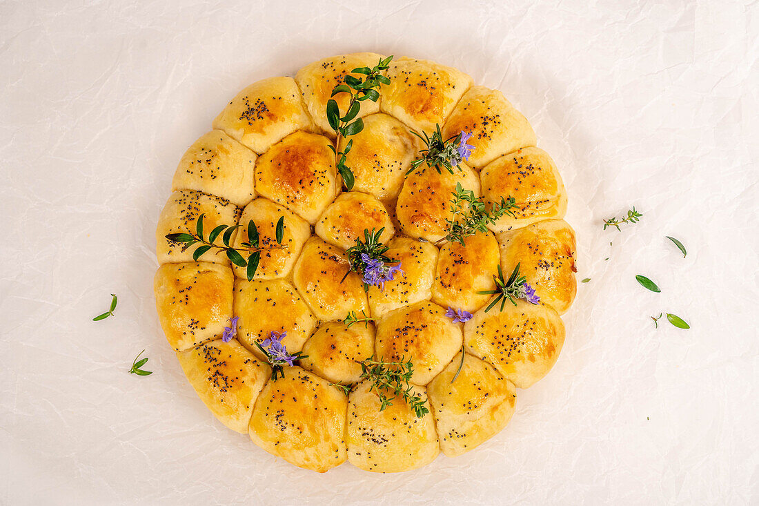 Danubio salato (hearty brioche bread with cheese filling, Naples, Italy)