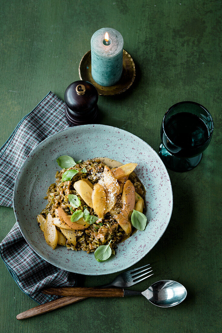 Green spelt risotto with black salsify