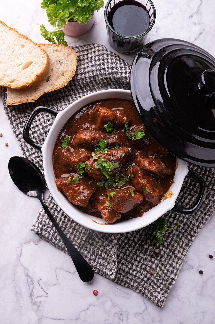 Veganes Seitan-Gulasch