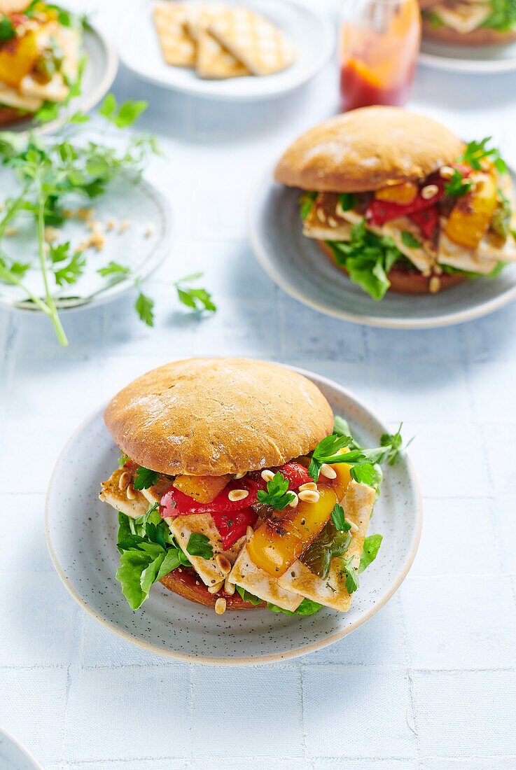 Tofu burgers with peppers