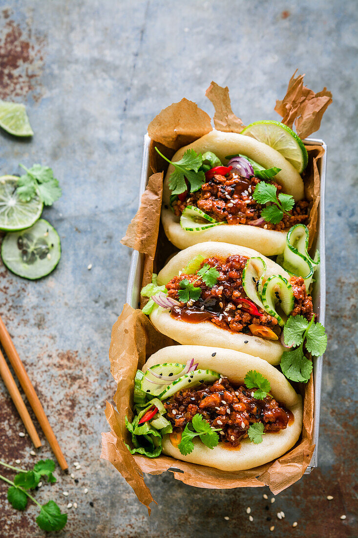 Bao-Brötchen mit Hackfleisch (Asien)