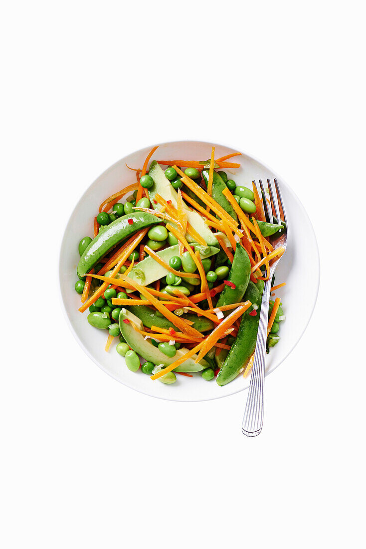 Vegetable salad with edamame, avocado and carrots